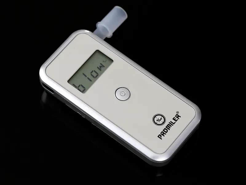 Ile kosztuje alkomat? Wybierz wiarygodny model i nie przepłacaj