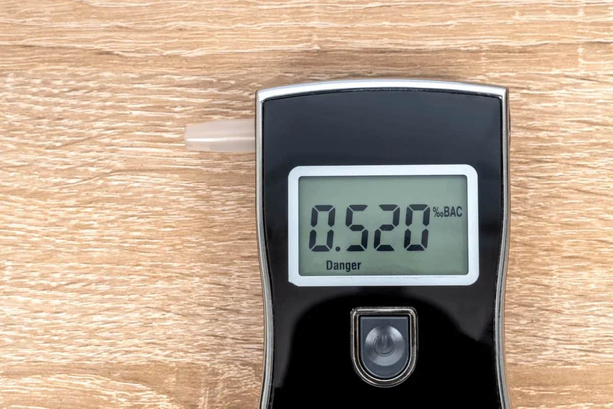 Kto może badać alkomatem? Uprawnienia i Twoje prawa