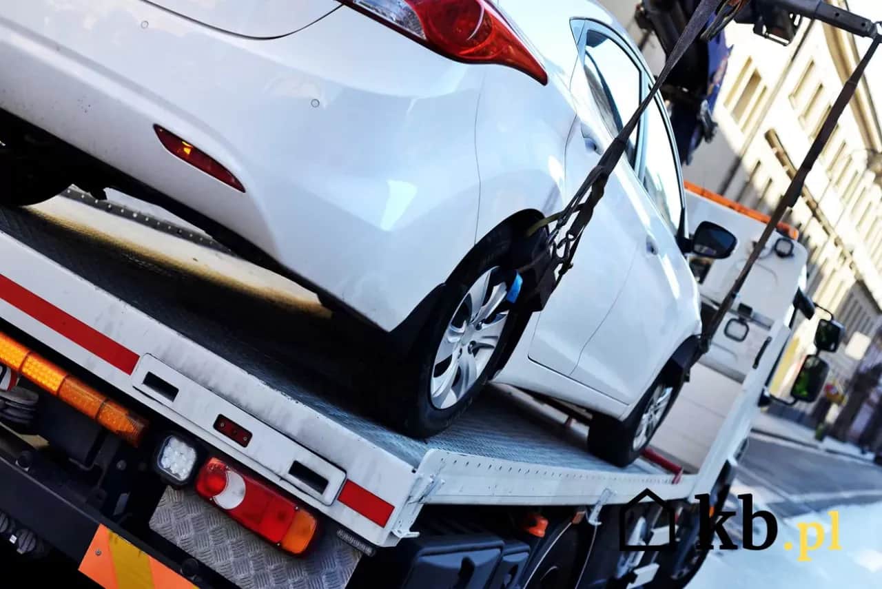 Ile kosztuje holowanie auta? Cennik lawety i jak nie przepłacić